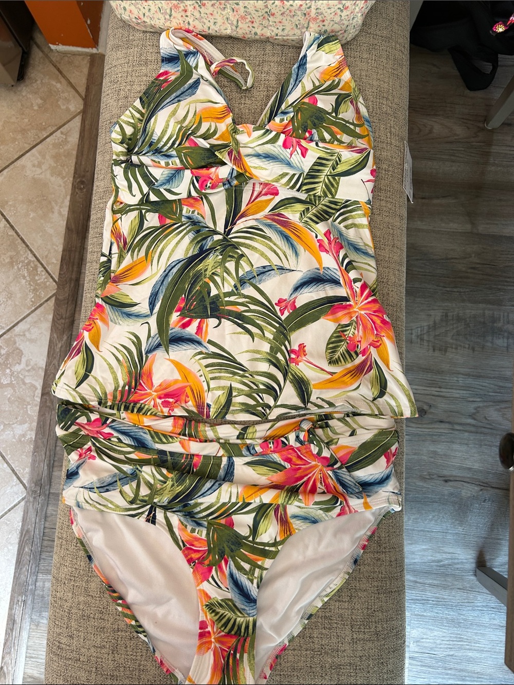 Liz Claiborne Tropical Floral White, Green, Yellow & Pink Tankini Set